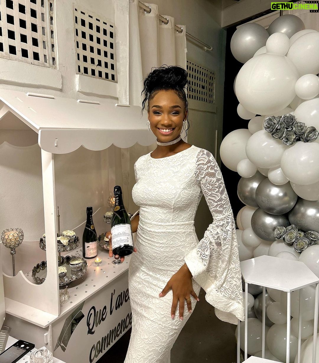 Jalylane Maës - 5.4K Likes - JLY CELEBRATION ✨❤️
Il fallait que je remercie les acteurs majeurs de notre réussite ✨
Bachelière et Miss Guadeloupe 2023 ❤️
Merci vraiment pour tout ce n’est pas ma victoire mais la notre.
Vous pouvez compter sur moi pour l’élection Miss France.
Je donnerai le meilleur de moi même 💓
Je vous aime
Gros bisous ❤️
👗: @showroomdesnouvellestendances
BO : @oretsens
🍾: @impec_guadeloupe
🍔: @triple_a_971