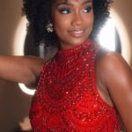 Jalylane Maës Instagram - À quelques heures d’écrire l’histoire 👑 Mobilisons-nous pour que @jalylanemaes.off devienne la prochaine ambassadrice la France 🇫🇷 📺 Rendez-vous ce samedi 16 décembre à partir de 16h10 sur @viaatv (Guadeloupe) 21h10 sur @tf1 (Hexagone) 💄 @lindzyparis 📍 @canopyparistrocadero 💆🏾‍♀️ @alexisrosso 👗 @maison_cinderella Bijoux @oretsens 📹 @christbytheway x @auregendron Direction Artistique : @marvynvala @organisation.revelle #MissGuadeloupe2023 #MissFrance2024 #RevElle ✨ Zénith de Dijon