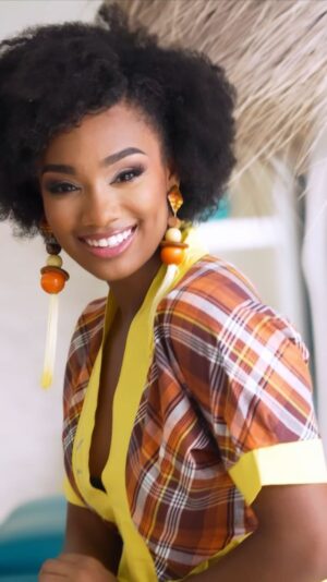 Jalylane Maës Instagram - Un brin de soleil à Paris ☀️ 
Notre ambassadrice @jalylanemaes.off est bien arrivée à Paris avant de débuter l’aventure Miss France la semaine prochaine 👑 Soyons prêts à soutenir notre Miss Guadeloupe 🥰 
 
👗💍 @kinte_cie_fwi 
💄 @botrand_elisabeth
📍 @villa_vista_del_mar x @villaprestigeantilles 
📹 @shyno1 x @inovreal_ 
DA @chloemozaroff 

#MissGuadeloupe2023 #MissFrance2024 #RevElle ✨