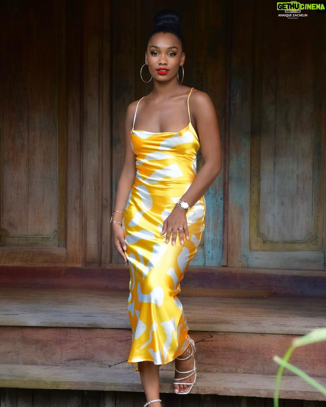 Jalylane Maës - 4.3K Likes - C’est bientôt la fin de la semaine 🥹
Bon jeudi ✨
#beauty #jaune #journee #bois #miss #guadeloupe #dehaies #guadeloupeislands❤️🌴 #missguadeloupe #2023
👗: by me
📸: @anaique_z
CM : @malyck_n
📍: Deshaies