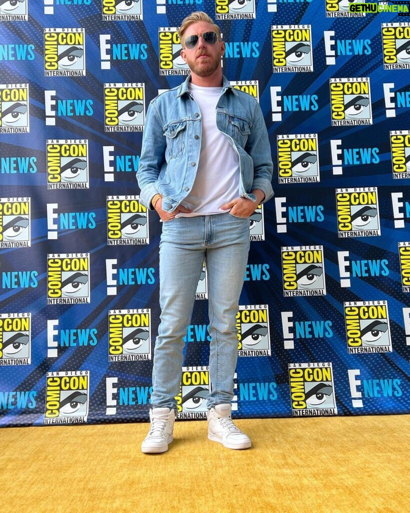 James Cipperly Instagram - I wasn’t on E! Britt took it and will get mad if I don’t post it. . . . #baybee #monday #sdcc #aew #photo #backdrop #denim #brittbakerdmd #photoshoot #peerpressure #yellow #carpet #? photo: @realbrittbaker