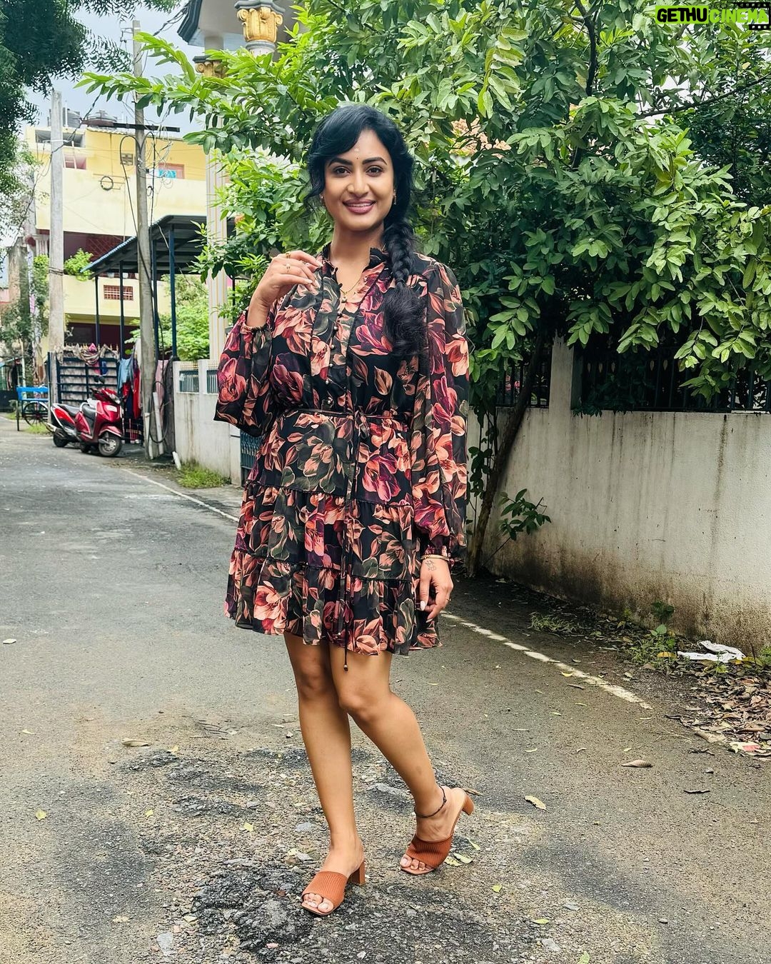 Janani Ashok Kumar Instagram - Iām wondering 30 years ago today I was celebrating my 1st birthday š - Wearing: @forevernew_india šø: @vahitha.begam.5492 - #birthday2023 Chennai, India