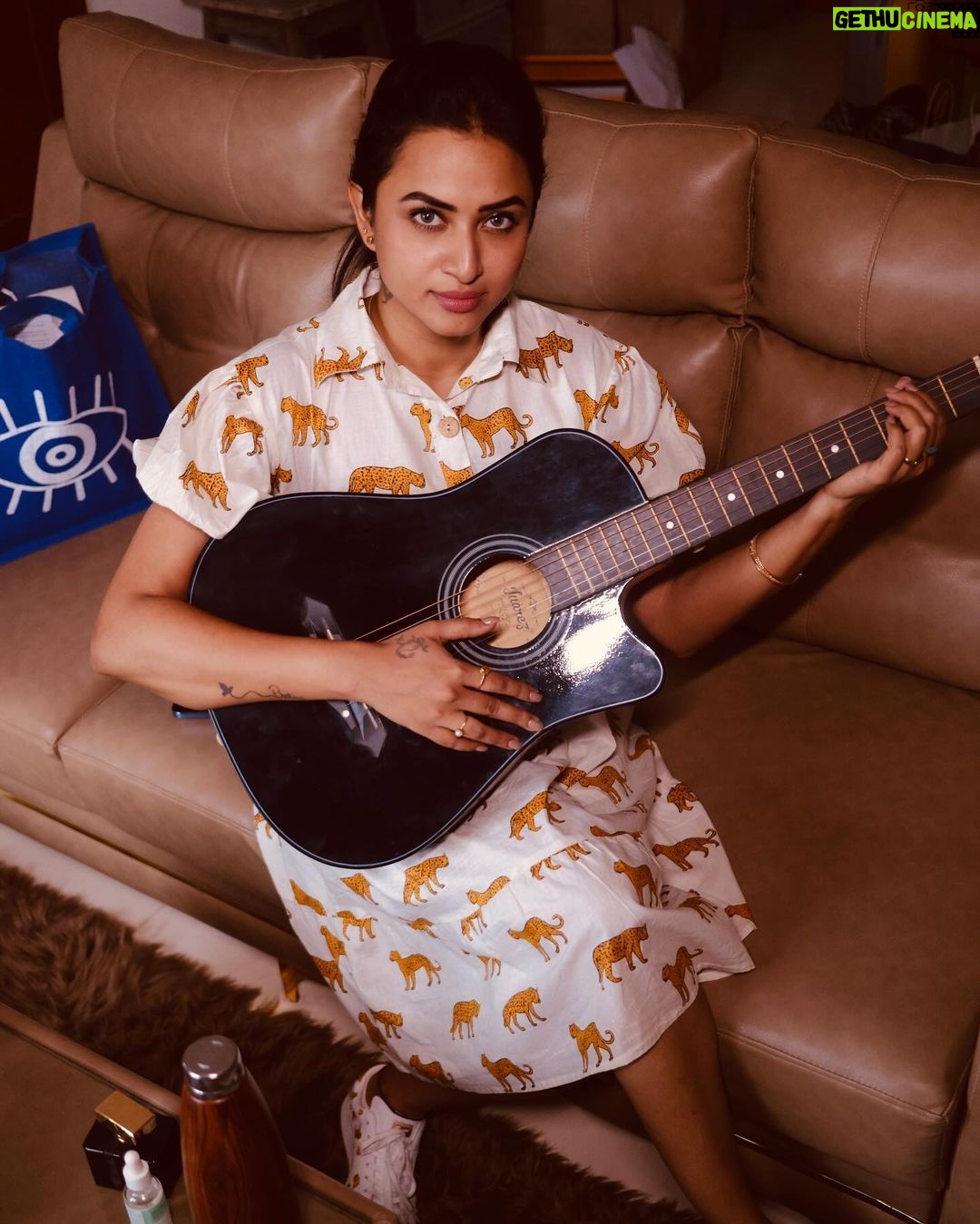 Janani Ashok Kumar Instagram - How amazing life gets when you have a very small meaningful circle of people I love my clan so much π₯ΉππΌβ¨ Grateful for the people in my life right now πβ¨π«π€π― - πΈ: @raghul_raghupathy Chennai, India