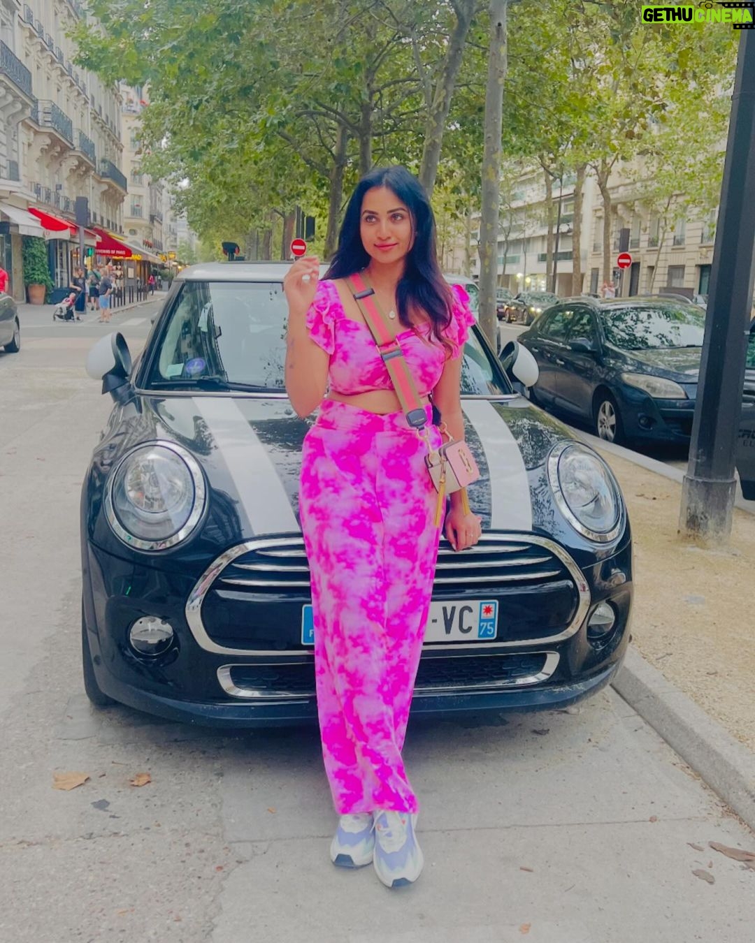 Janani Ashok Kumar Instagram - “I am doing it for me” - I’m saying no... when I used to say yes, to protect my peace. I’m choosing to put my goals at the top of my priorities, because I deserve to reach them. I’m starting to trust myself every day as I’m keeping the promises I make to myself. I’m no longer allowing others to control my emotions and actions, and this may mean ending relationships. I hope you know this has nothing to do with you or anyone else, but that I need to do this for me. - #memoriesforlife #paris 🫠✨💫💯🤍 📸: @madhumitha_sivasankar Paris, France