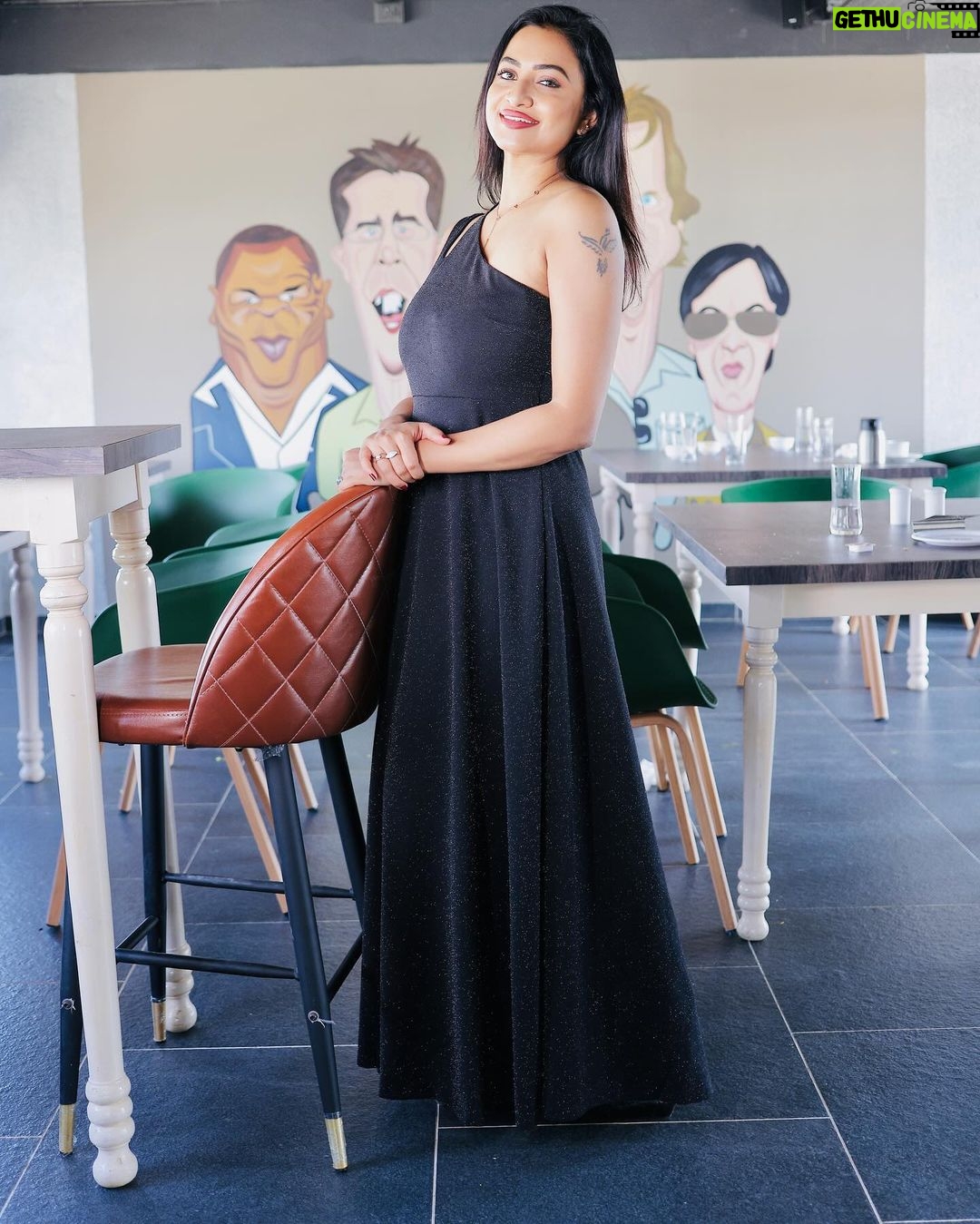 Janani Ashok Kumar Instagram - I told myself, Next time I’ll be colder but here I am, feeling the warmth all over. ✨💫💯♥️ - 📸: @raghul_raghupathy Pondicherry - பாண்டிச்சேரி