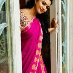 Janani Ashok Kumar Instagram – வாழ்ந்தாலும் தரை வீழ்ந்தாலும்…
உன் கால்கள் என் நெஞ்சில் வாழத் தேனே வா…
💝
–
📸: @vahitha.begam.5492 Chennai, India