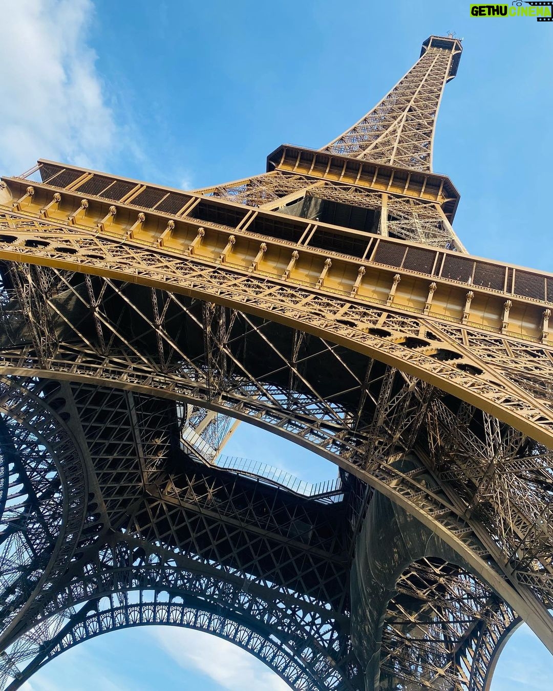 Janani Ashok Kumar Instagram - The minute we stepped in to Paris we already manifested for our next visit here ✨ Manifesting for good and good things only 🫶🏼 Paris, France
