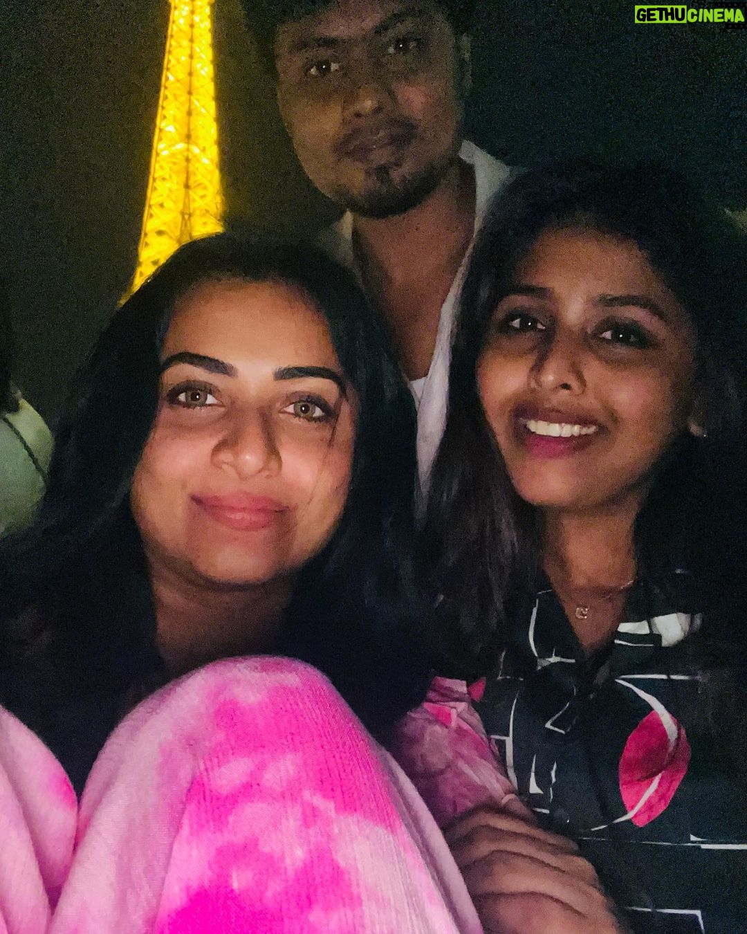 Janani Ashok Kumar Instagram - The minute we stepped in to Paris we already manifested for our next visit here ✨ Manifesting for good and good things only 🫶🏼 Paris, France