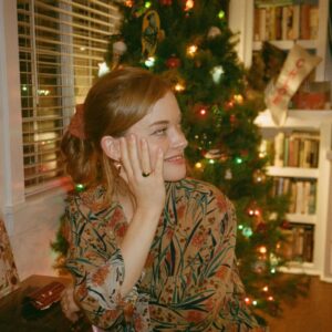Jane Levy Instagram - Chicken girl