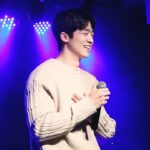 Jang Eui-soo Instagram - 안녕하세요. 배우 장의수 입니다. 지난 주말 저의 첫번째 온라인 팬미팅을 함께 해주신 여러분 진심으로 감사드립니다. 여러분과 만날 날만을 기다려왔는데 이렇게 온라인으로나마 소통할 수 있어 너무 좋았습니다. 긴장되기도 하고 한편으로는 쑥스럽기도 했지만 여러분과 가까워진 것 같아 기뻤습니다. 그리고 함께하지 못한 여러분을 위해 Viki.com에 그날의 소중한 추억을 담아 준비해보았습니다. 제가 여러분들의 사랑에 보답해야 했던 시간이었는데 오히려 넘치는 사랑을 받은 것 같아 정말 행복했습니다. 저를 위해 귀한 시간 내주셔서 다시 한번 감사드리고 앞으로 더욱 좋은 모습 보여드릴 수 있도록 노력하겠습니다. 다음에 또 만나요!