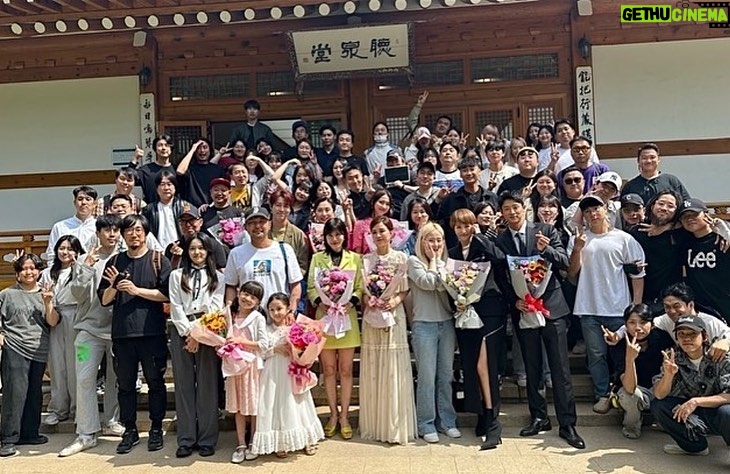 Jang Eui-soo Instagram - 강호중감독님 정말 행복했습니다!! . 가면의여왕 안녕 도재이변호사님 안녕 용필이 안녕 감사합니다🫡