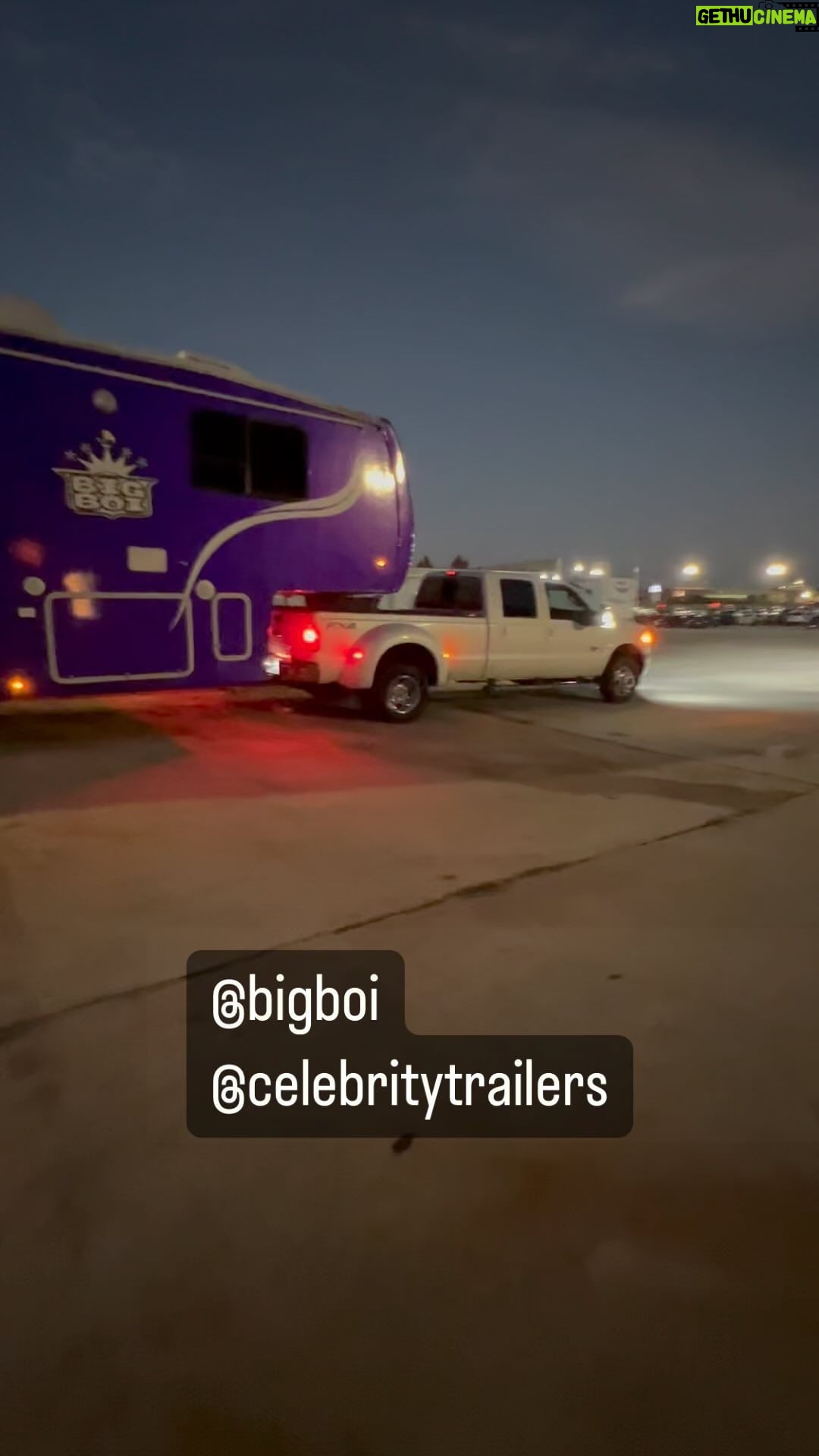 Janice Faison Instagram - Big Boi’s trailer on the way to work!