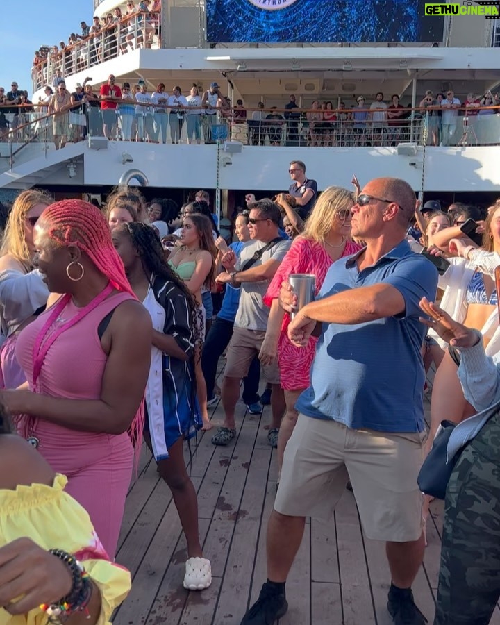 Janice Faison Instagram - They were jamming on this cruise.