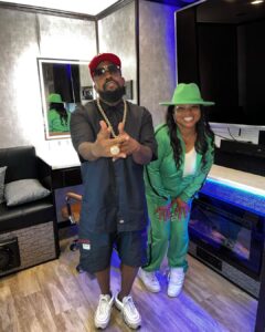 Janice Faison Instagram - Me and @bigboi inside our @celebritytrailers