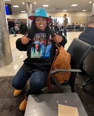 Janice Faison Instagram - At the airport heading to another RV show! @celebritytrailers @bigrvremix @bigboi