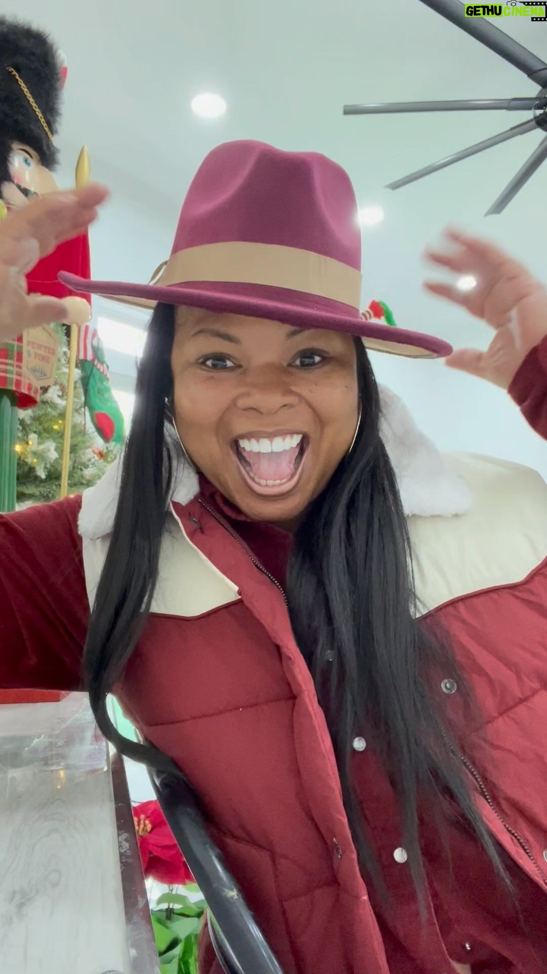 Janice Faison Instagram - Happy Thanksgiving!