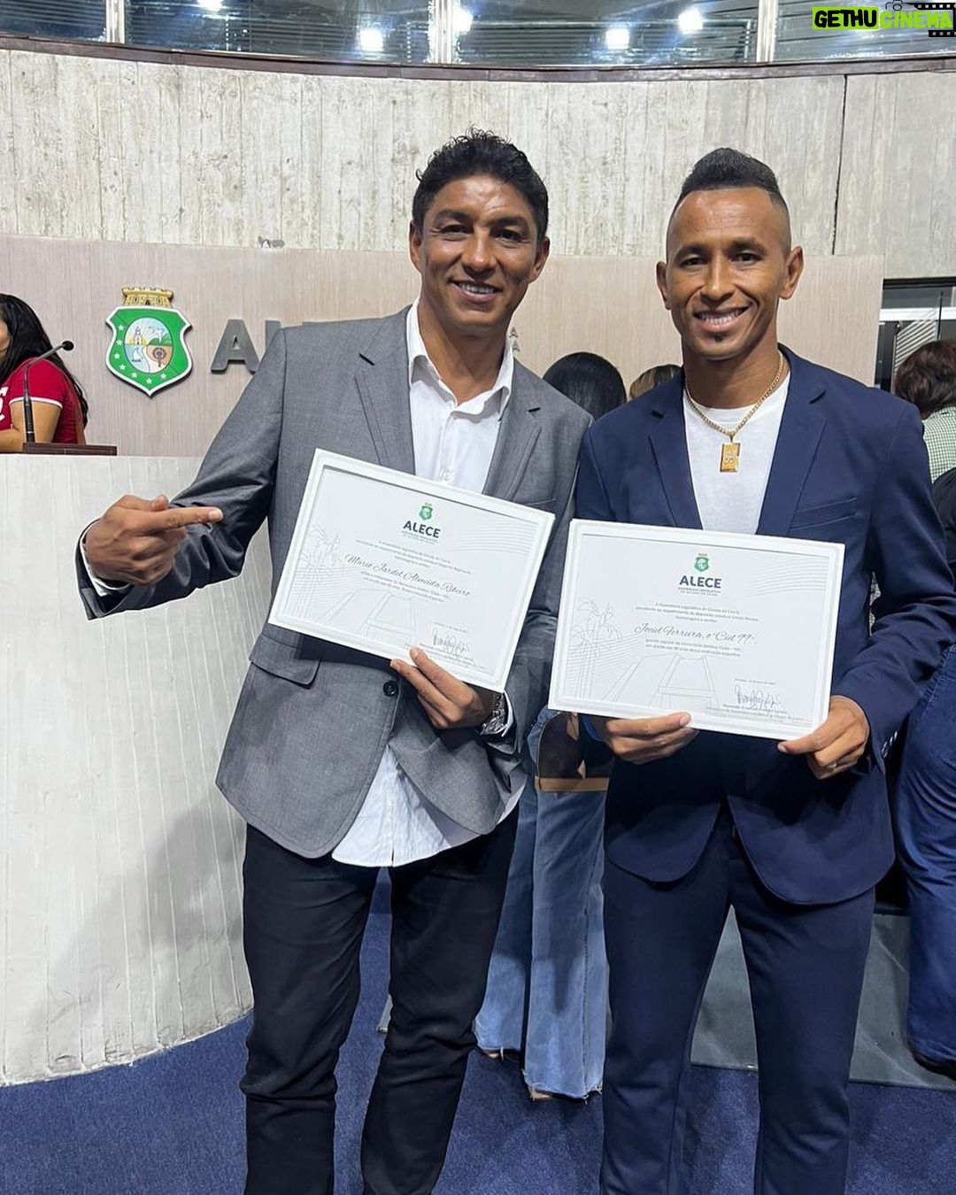 Jardel Instagram - Tarde de homenagem ao nosso @ferroviarioac na @assembleiace!