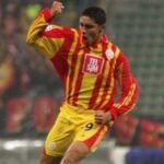 Jardel Instagram - Galatasaray hayranları, 23 yıl sonra Türkiye'ye dönüşüm yakın! Beni Türkiye'de görmek isteyen kimler var? Takipte kalın.👀⚽️🙏🏽❤️💛 Boa tarde fãs do galatasaray, após 23 anos o meu regresso à Turquia está para breve! Quem gostaria de me ver em solo turco? Fiquem atentos. 👀⚽️🙏🏽❤️💛