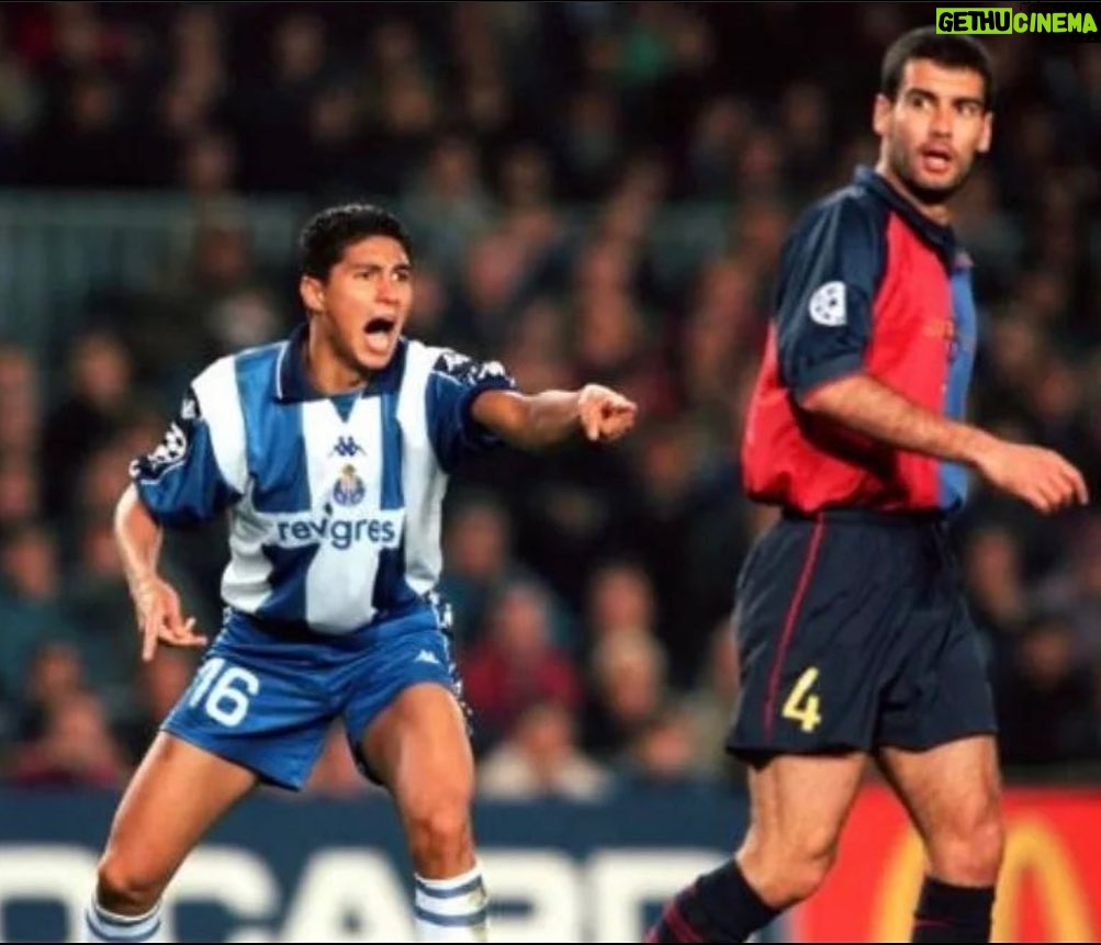 Jardel Instagram - O futebol nos anos 90 💙🤍 Alguns momentos com essas lendas do futebol e com camisa do FC Porto! #jardelporto