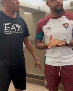 Jardel Instagram - #embuyukcimbom @felipemelo 🦁 🦁