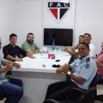 Jardel Instagram - Reunião produtiva com a diretoria do ferroviário onde conversamos sobre futuros projetos! E uma visita também a categoria sub 15 do ferrão, muito talento e meninos dedicados! Boa sorte garotos!