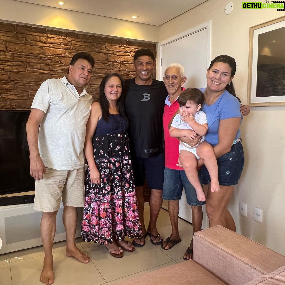 Jardel Instagram - Reencontrando uma parte da família Ribeiro Metralha.