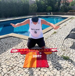 Jardel Instagram - Amor eterno! Sonsuz Aşk @galatasaray ❤️💛