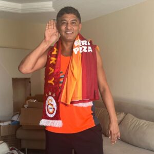 Jardel Instagram - bugün @galatasaray var ve ben tezahürat yapıyorum!❤️💛