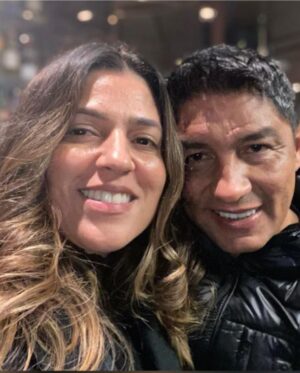 Jardel Instagram - Parabéns, meu amor! Sou muito grato a Deus por unir nossos caminhos! E é uma honra estar ao seu lado para acompanhar mais um ano da sua vida. Minha amada esposa, que sua vida 
seja abençoada por DEUS, e 
saiba que estarei sempre aqui para amá-la e protegê-la…. Que seu aniversário seja especial, como você é para mim, e que possamos estar em paz, felizes, em harmonia e que nosso casamento seja blindado por Deus ! 
Amo você do fundo do meu coração, e desejo um aniversário repleto de bençãos! Te amo! ❤️🎂🎉🙌🏽🙏🏽