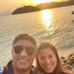 Jardel Instagram - Parabéns, meu amor! Sou muito grato a Deus por unir nossos caminhos! E é uma honra estar ao seu lado para acompanhar mais um ano da sua vida. Minha amada esposa, que sua vida seja abençoada por DEUS, e saiba que estarei sempre aqui para amá-la e protegê-la…. Que seu aniversário seja especial, como você é para mim, e que possamos estar em paz, felizes, em harmonia e que nosso casamento seja blindado por Deus ! Amo você do fundo do meu coração, e desejo um aniversário repleto de bençãos! Te amo! ❤️🎂🎉🙌🏽🙏🏽