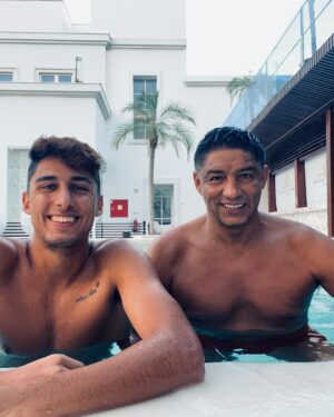 Jardel Instagram - Hoje é dia de celebrar mais um ano de vida agradeço a Deus por me abençoar todos os dias e por todas as coisas que me proporcionou até hoje! Hoje é também aniversário do meu filho que faz 27 anos! Obrigado por tudo filho te amo mais que tudo @mjardel_ 💙🤍

Bugün hayatımın bir yılını daha kutlama günü, beni her gün kutsadığı ve bugüne kadar bana verdiği her şey için Tanrı’ya şükrediyorum! Bugün aynı zamanda 27 yaşına giren oğlumun da doğum günü! Her şey için teşekkürler oğlum, seni her şeyden çok seviyorum @mjardel_ 💙🤍