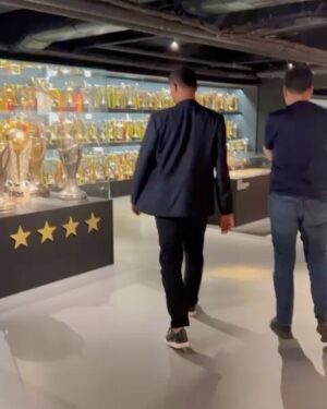 Jardel Instagram - Bugün süper şampiyon var, @galatasaray ❤️💛