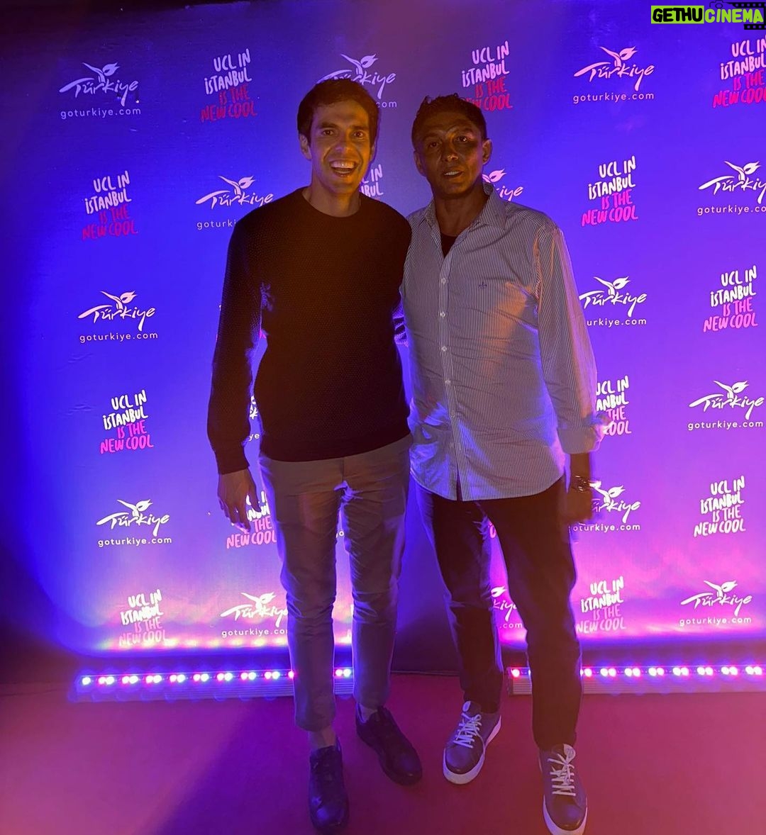 Jardel Instagram - Grande satisfação em reencontrar meu amigo @kaka ! 🙌🏽🙏🏽