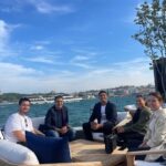 Jardel Instagram - Aproveitando Istanbul com Amigos e família .. Cidade maravilhosa. The Peninsula Istanbul