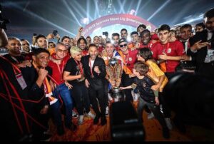 Jardel Instagram - Galatasaray'daki herkese teşekkür etmek istiyorum. Türkiye'de buradayken bana göstermiş oldukları her şey için minnettarım. Bu günler harikaydı ve siz ne yaptığınızı asla unutmayacağım. Burada sadece 1 yıl oynadım ama 10 yıl gibi hissettiriyor. Sizler, en iyilerisiniz. Kulübün tarihinde yer almaktan onur duyuyorum. Thanks you GALATASARAY ❤️💛

Gostaria de agradecer a todos do galatasaray pela recepção que tive aqui na Turquia estes dias têm sido maravilhosos e eu nunca vou me esquecer do que vocês fizeram por mim. Joguei aqui apenas 1 ano mas parece que foram 10, vocês são os melhores, é uma honra para mim fazer parte da história deste clube! Obrigado GALATASARAY ❤️💛