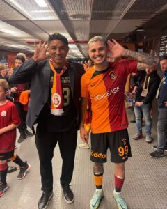 Jardel Instagram - Champion galatasaray ❤️💛❤️💛❤️💛❤️💛 @mauroicardi RAMS Park
