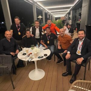 Jardel Instagram - Preparado para jogo de amanhã com turma linda aqui na Romênia . @galatasaray @dagdevirenbayram @faruk__atalay