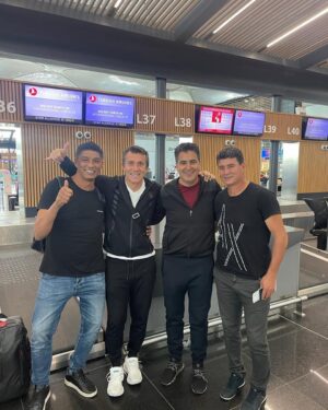 Jardel Instagram - Eski dostlar yeni projeler. Kaptan Bülent @caponeoliveira35 @dagdevirenbayram Amigos antigos projetos novos .
