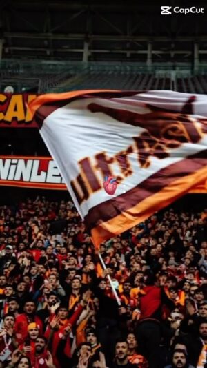 Jardel Instagram - Kalbimde Türkiye şampiyonluğu kazanan kulüplerden birini tebrik ediyoruz! Zor bir şampiyonluktu ama sonunda Galatasarayımız kazandı! Kazanan ve gelecek yılın Şampiyonlar Ligi’nin bir parçası olan tüm oyuncu ve antrenörleri ve tabii ki bu takımın kalbimde olan binlerce fanatik taraftarını tebrik ediyorum! ❤️💛❤️💛

parabens a um dos clubes do meu coraçao pela grande conquista do campeonato turco! foi um campeonato dificil mas no final ganhou o nosso galatasaray! parabens a todos os jogadores e staff tecnico pela conquista e pela presença na champions league do proximo ano e claro aos milhares de torcedores fanaticos por esse time que está no meu coraçao! ❤️💛❤️💛