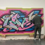 Jason Statham Instagram - A massive respect to @mrgoldie putting the paint on live and letting us listen in to stories from the graffiti days! 💥 An incredible show…..Beyond The Streets @saatchi_gallery @rogergastman