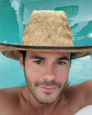 Jayson Blair Instagram - Take me back to the desert! 

 Also, this photo series of @henrydeblouw throwing his phone in the pool as a if it were a basketball is 🤣