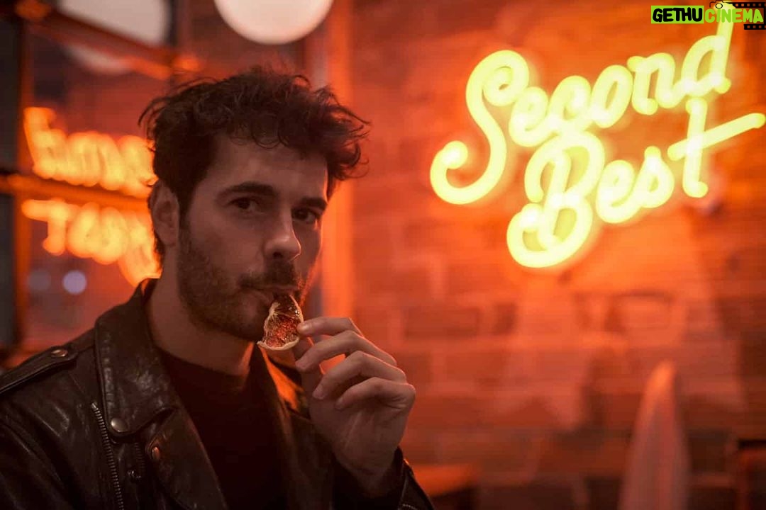 Jayson Blair - 4.2K Likes - Hello 2020... cannot wait to taste your fruit (pun intended). Goodbye to 2019 and the 2nd best version of myself.
Two kisses for the best caption on the 2nd photo.