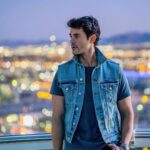 Jayson Blair Instagram - Felt cute, might delete later 😻 Love my #madewell tshirt & #fearofgod vest ✌🏼 📷 @shelbytwhite High Roller Ferris Wheel on the Linq Hotel and Casino