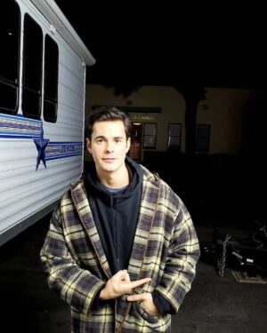 Jayson Blair Instagram - Catch me on 911 on FOX tonight! Had a blast filming with these people. Swipe left to see some pics from set.