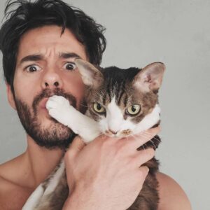 Jayson Blair Instagram - Even my cat is annoyed by me in  #quarantine  SWIPE > 🥰
Do your part and stay indoors and keep those you love safe. Do not spread this virus please. The sooner we STOP socializing,  the sooner this will all end. Love y'all.