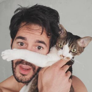 Jayson Blair Instagram - Even my cat is annoyed by me in  #quarantine  SWIPE > 🥰
Do your part and stay indoors and keep those you love safe. Do not spread this virus please. The sooner we STOP socializing,  the sooner this will all end. Love y'all.
