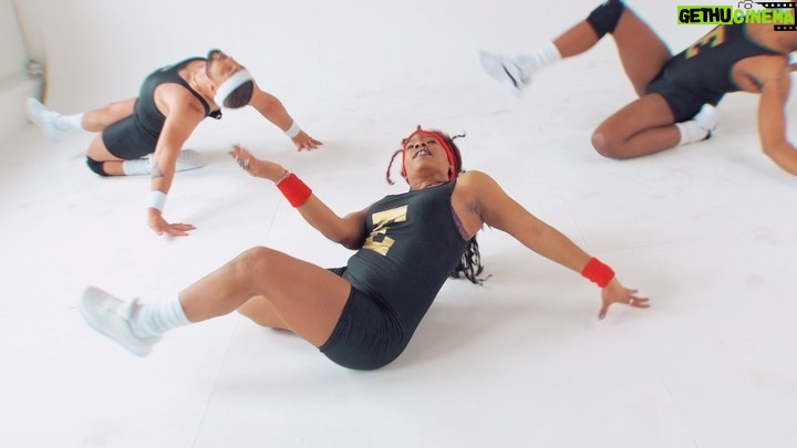 Jazzul Escada Instagram - 🔴You think you have what it takes for the #voguelikemechallenge ? ⚪️ Learn this choreo and show us what you got! Tag us! @londonescada @yyoyoescada @shakira @bep @iamwill #girllikeme #voguelikeme #shakira #blackeyedpeas
