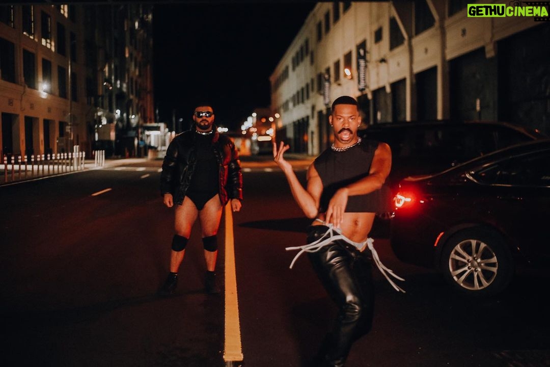 Jazzul Escada Instagram - LIVE TONIGHT AT 11:30pm Est! Don’t be late ! Or I’ll crush you with my thighs lolol Boston, Massachusetts