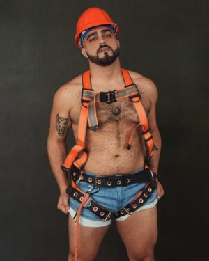 Jazzul Escada Instagram - 2️⃣ of 3️⃣ HARD AT WORK
 
POV: Were on the job. Can you help me adjust my straps? 
#iamdeviant 

📸: @elvispiedra