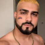 Jazzul Escada Instagram - Lost my hair virginity yesterday w/ @valid_jay . ➡️ swipe for finished color I live for the color . Thank you 😊
